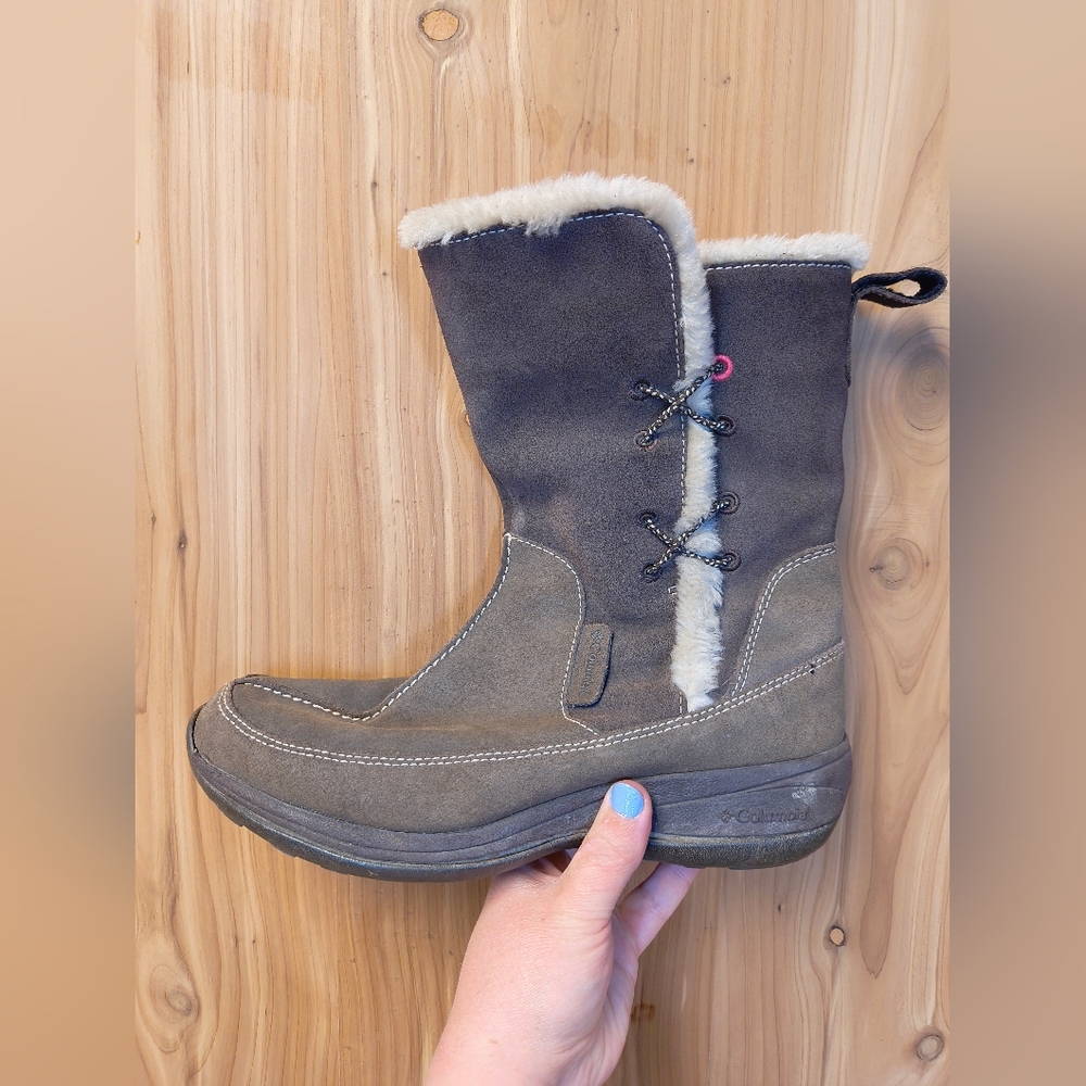 Columbia Women's Brown and Tan Winter Boots, Size 8.5
